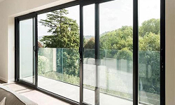 SXLD Cửa đi ra ban công