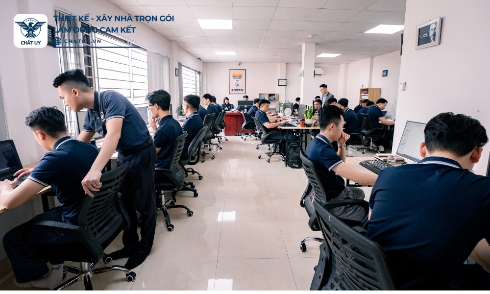 Nhân viên thiết kế công trình nhà ở cho khách hàng